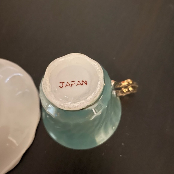 Beautiful Demitasse Tea cup and Saucer - Picture 7 of 8